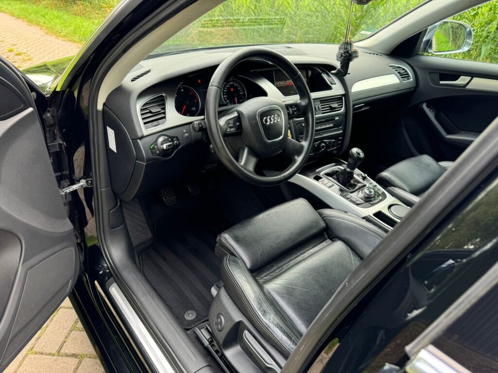 Gepoetste auto bij SN Autotechniek